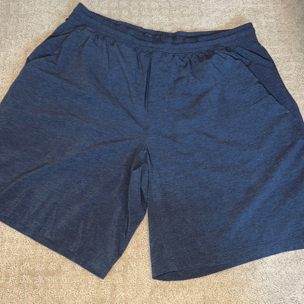 Mens XL Lululemon short.